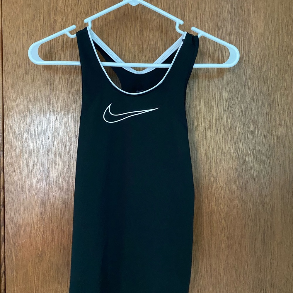 Girls Medium Blake Nike Tank Top